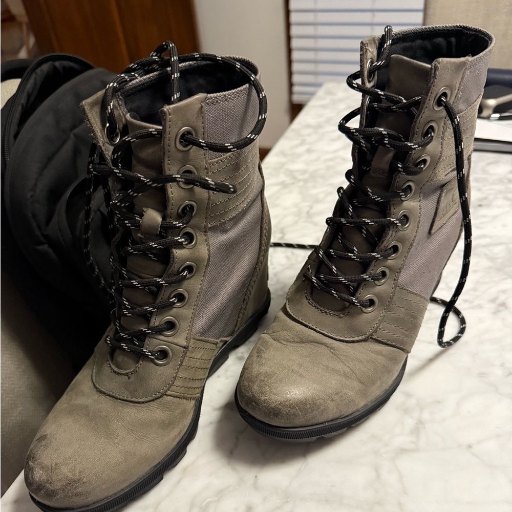 Sorel Lace-Up Military Style wedge Women's Boots